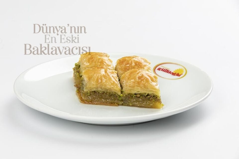 Stevialı Beyaz Unlu Fıstıklı Yaş Baklava