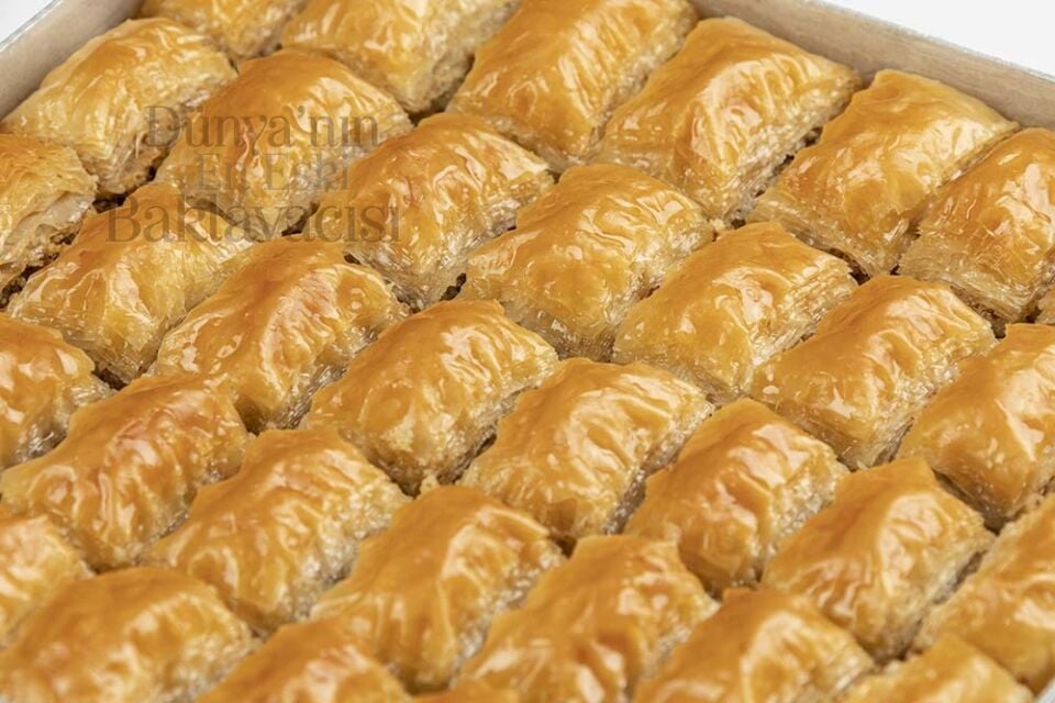 Stevialı Beyaz Unlu Cevizli Özel Baklava