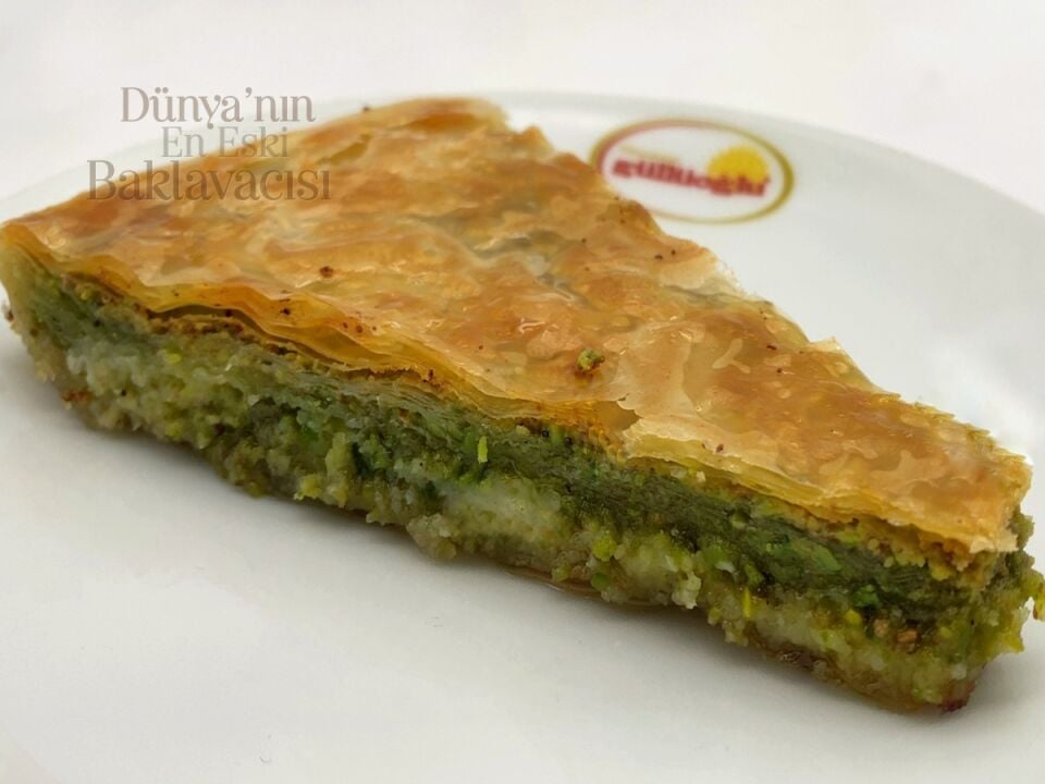 Tray-shaped pastry
